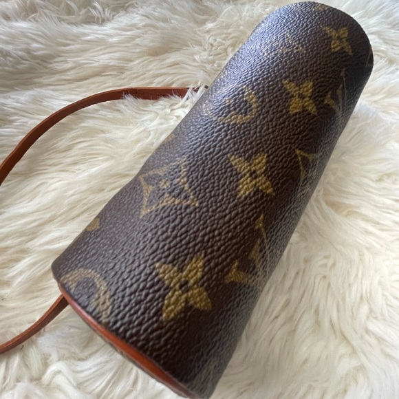 Louis Vuitton Authentic Vintage Monogram Mini Papillon - Picture 6 of 6